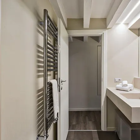 Boutique In Via Roma By Wonderful Italy