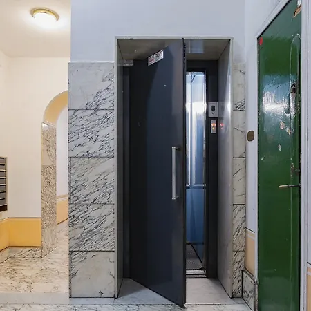 Boutique In Via Roma By Wonderful Italy