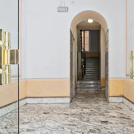 Boutique In Via Roma By Wonderful Italy
